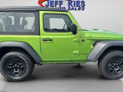 Used 2019 Jeep Wrangler Sport AWD/4WD image 4