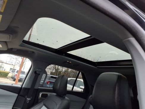 Used 2023 Ford Explorer XLT w/ Equipment Group 202A image 11