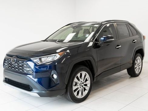 Used 2019 Toyota RAV4 Limited image 6