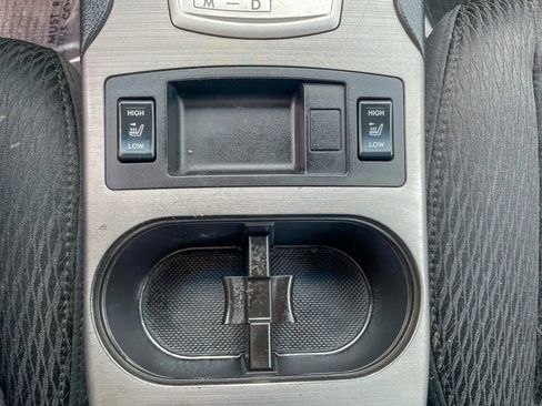 Used 2010 Subaru Outback 2.5i Premium AWD/4WD image 25