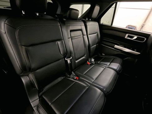 Certified 2021 Ford Explorer XLT w/ Equipment Group 202A image 26