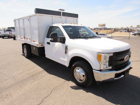 Used 2017 Ford F350 XL w/ Power Equipment Group RWD image 4