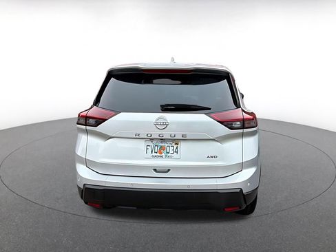 Used 2025 Nissan Rogue SV AWD/4WD image 6