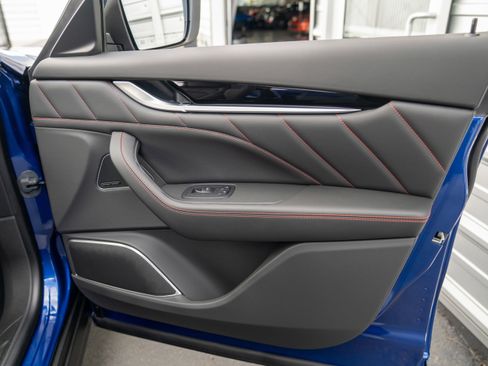 Used 2024 Maserati Levante GT Ultima image 36