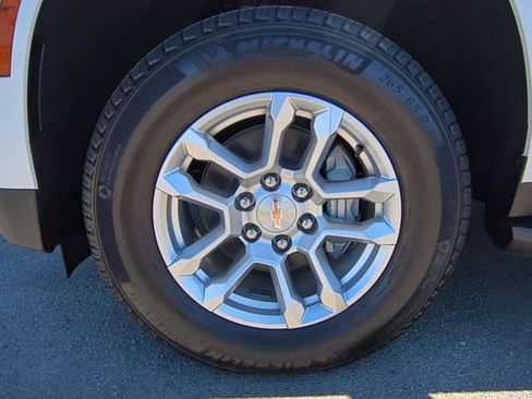 New 2026 Chevrolet Suburban LS RWD image 29