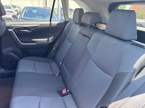 Used 2019 Toyota RAV4 XLE FWD image 14