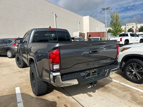 Used 2022 Toyota Tacoma SR5 AWD/4WD image 4