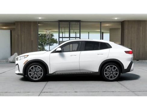 New 2026 BMW X2 xDrive28i w/ Convenience Package image 4