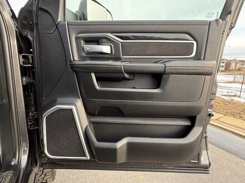 Used 2020 RAM 2500 Laramie w/ Night Edition image 19