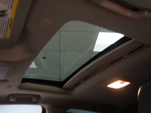 Used 2019 Buick Encore Essence AWD/4WD image 4