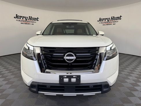 Used 2023 Nissan Pathfinder Platinum AWD/4WD image 5