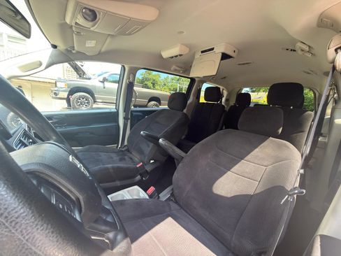 Used 2013 Dodge Grand Caravan SE FWD image 13