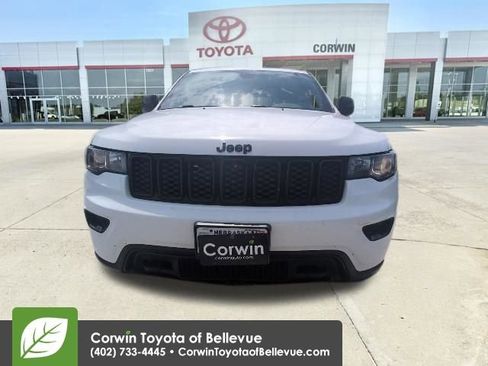 Used 2019 Jeep Grand Cherokee Laredo AWD/4WD image 37