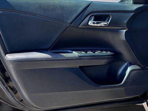 Used 2017 Honda Accord Sport image 21