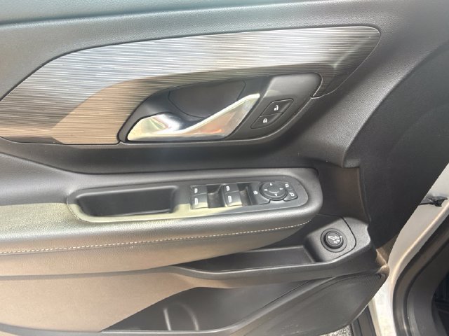 Used 2022 GMC Terrain SLE w/ Driver Convenience Package FWD image 15