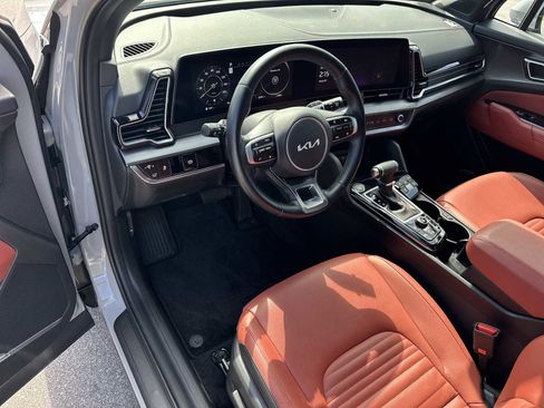 Used 2025 Kia Sportage SX image 7