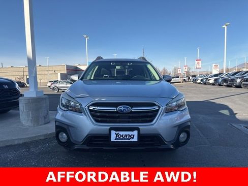 Used 2018 Subaru Outback 2.5i Premium image 3