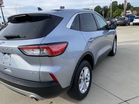 Used 2022 Ford Escape SE w/ Cold Weather Package image 10