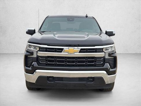 Used 2025 Chevrolet Silverado 1500 LT image 2