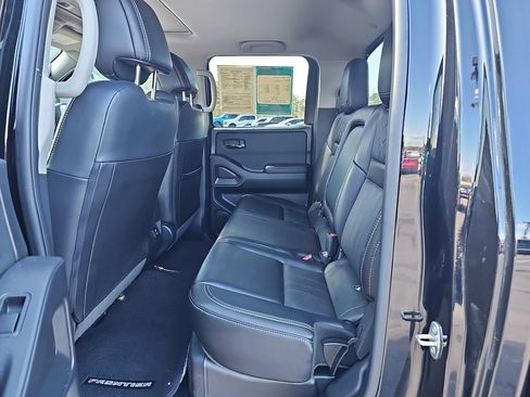 Used 2024 Nissan Frontier SL w/ Technology Package image 17