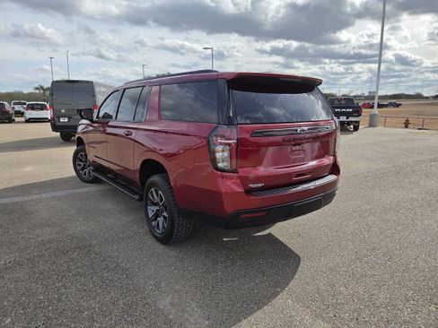 Used 2023 Chevrolet Suburban Z71 image 5