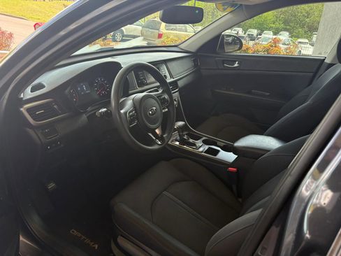 Used 2017 Kia Optima LX image 7