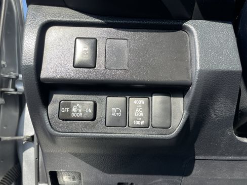 Used 2023 Toyota Tacoma TRD Off-Road w/ Technology Package image 18