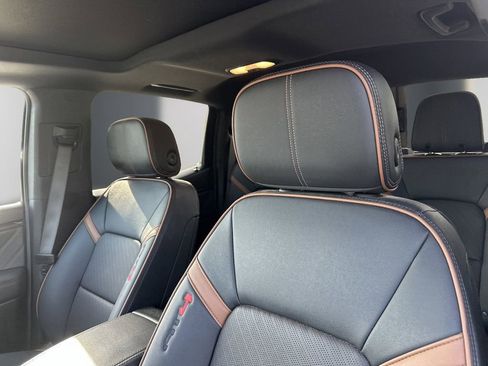 Used 2024 GMC Canyon AT4 w/ AT4 Premium Package AWD/4WD image 13