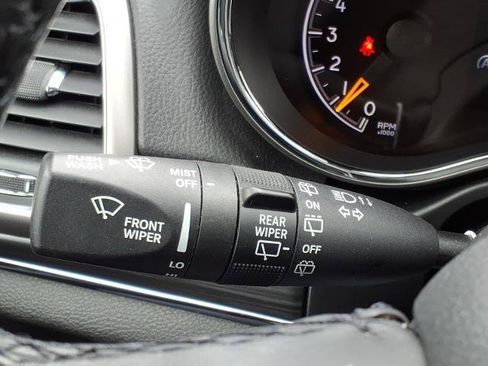 Used 2020 Jeep Grand Cherokee Limited AWD/4WD image 19