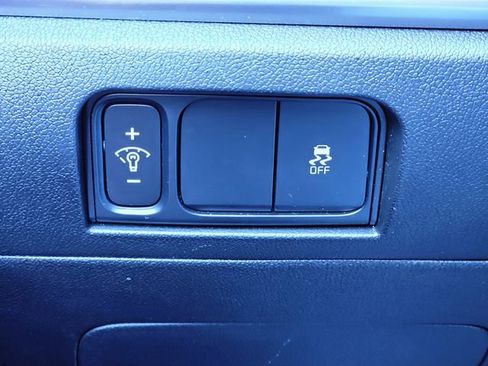 Used 2024 Kia Sorento S image 18