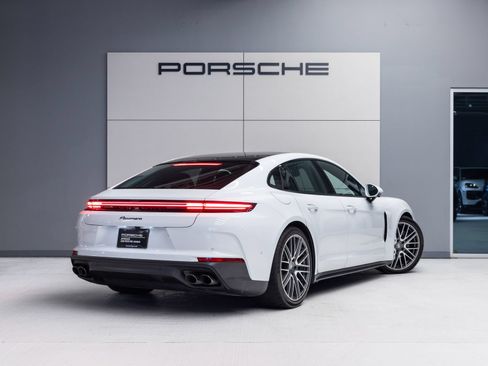 Certified 2024 Porsche Panamera RWD image 7