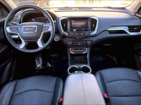 Used 2024 GMC Terrain SLT image 14