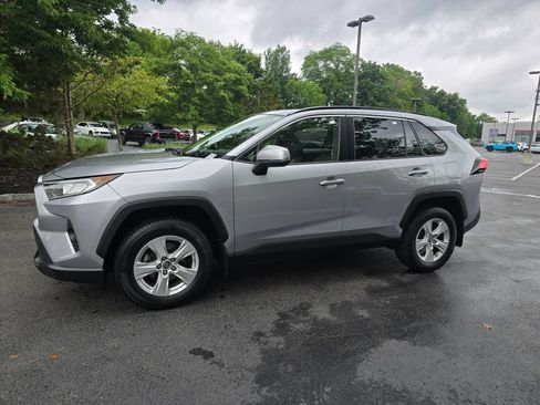 Used 2019 Toyota RAV4 XLE w/ Convenience Package AWD/4WD image 3