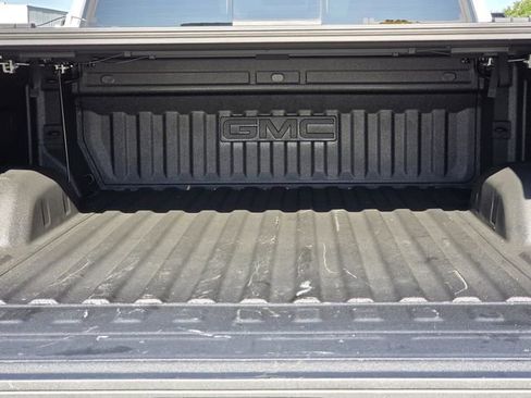 Used 2025 GMC Sierra 2500 SLE w/ SLE Value Package; AWD/4WD image 13