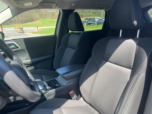 Used 2022 Mitsubishi Outlander ES image 12