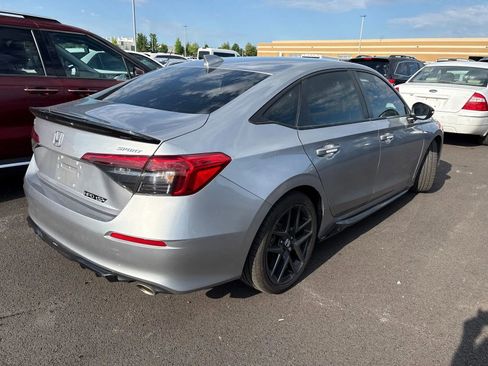 Used 2022 Honda Civic Sport image 2