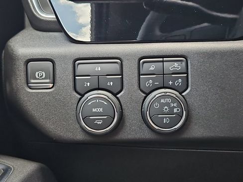 Used 2025 Chevrolet Silverado 2500 LT w/ Safety Package AWD/4WD image 22