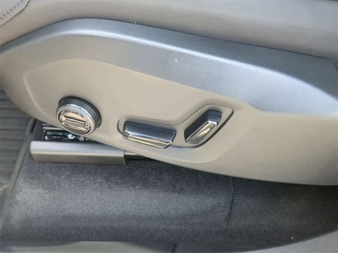 Certified 2026 Volvo XC90 B6 Plus w/ Protection Package Premier image 16