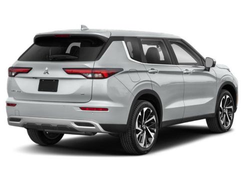 Used 2024 Mitsubishi Outlander SE AWD/4WD image 2
