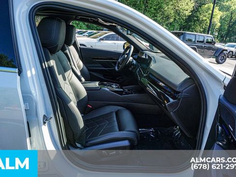Used 2025 BMW 530i RWD image 23