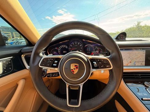 Used 2017 Porsche Panamera 4 AWD/4WD image 9