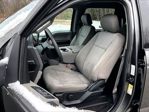 Used 2020 Ford F150 XLT image 8