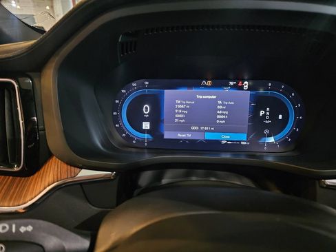 Certified 2023 Volvo XC60 B5 Ultimate w/ Climate Package AWD/4WD image 19