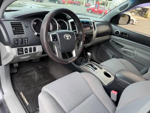Used 2012 Toyota Tacoma PreRunner image 23
