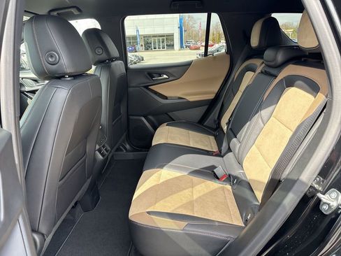 New 2026 Chevrolet Equinox ACTIV w/ Convenience Package III AWD/4WD image 24