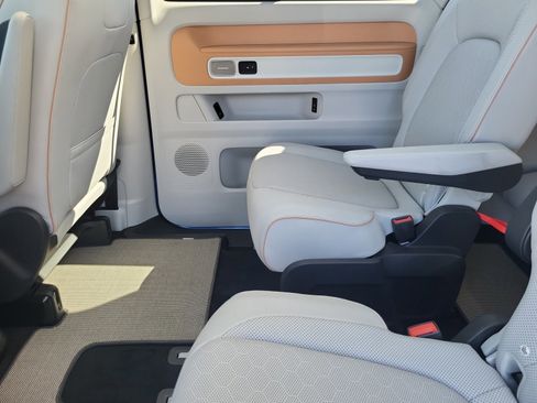 Used 2025 Volkswagen ID. Buzz 1st Edition image 18