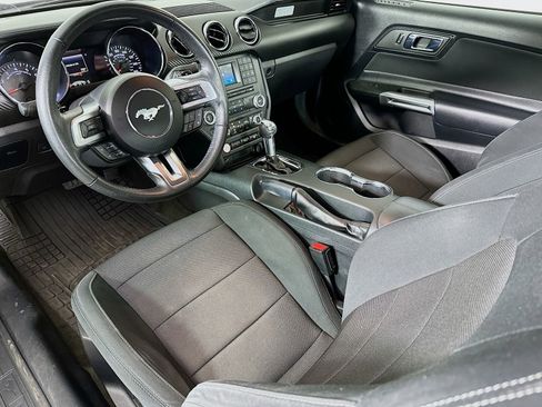 Used 2017 Ford Mustang Coupe RWD image 21