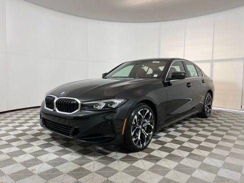 Used 2025 BMW 330i xDrive Sedan w/ Premium Package AWD/4WD image 3