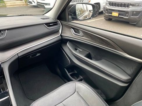 Certified 2021 Jeep Grand Cherokee L Limited w/ Luxury Tech Group II image 36