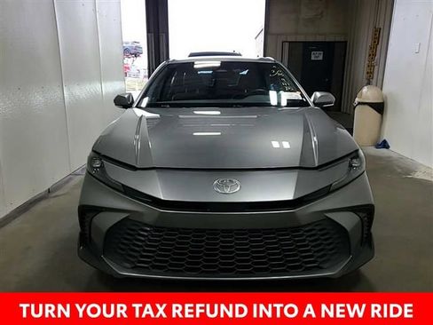 Used 2025 Toyota Camry SE image 23
